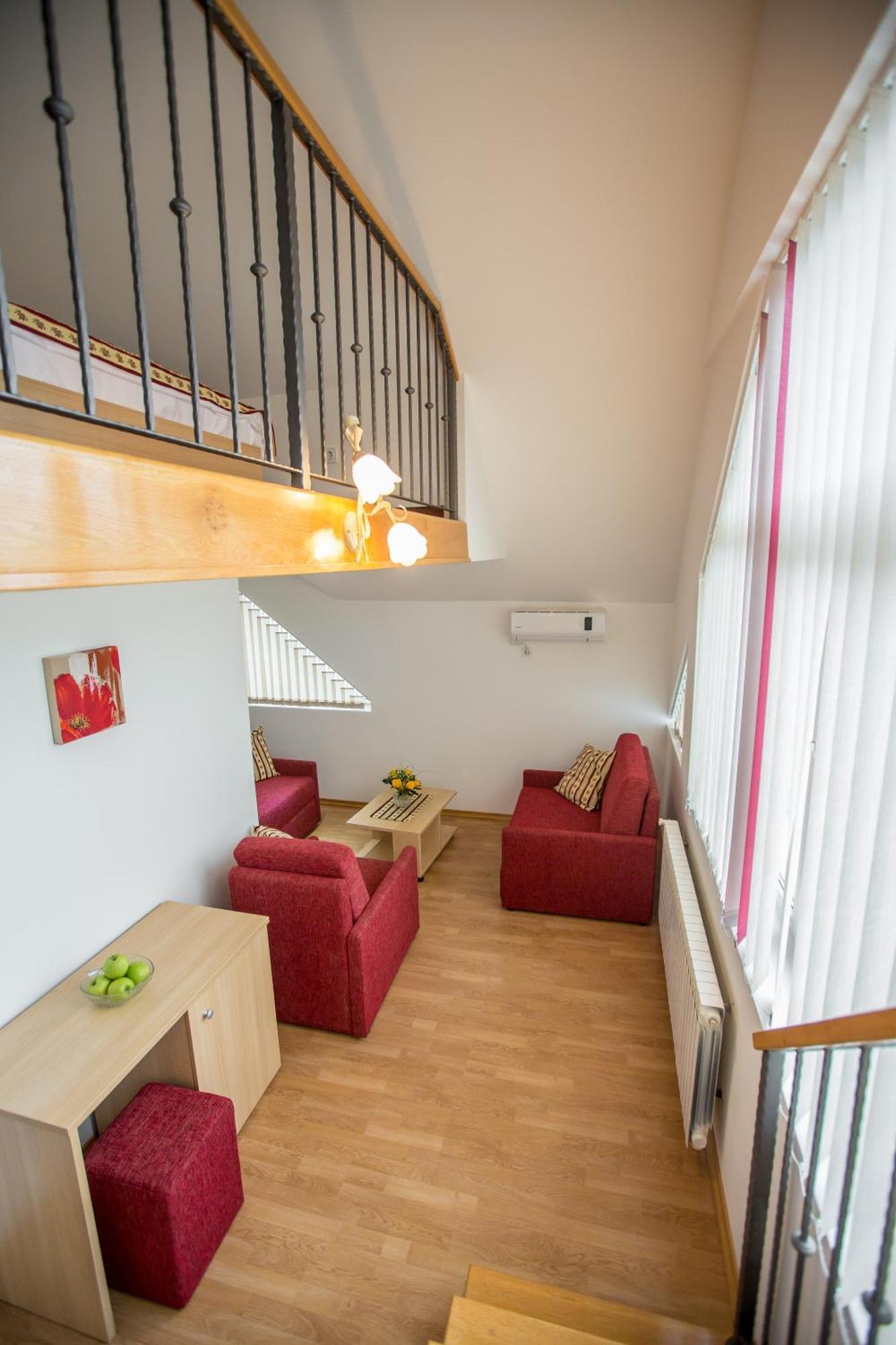 Apartments And Rooms Millennium 오굴린 외부 사진